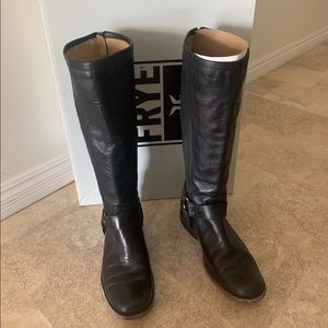 Phillip Harness Frye boots size 8